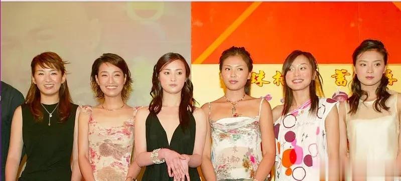 左2和右2各是哪位女明星？[捂脸]一张足以验证当代东方技术进步的美图。图片上的各