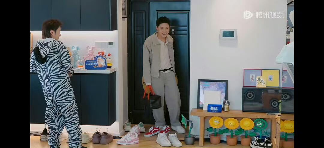 五哈老舅回归五哈下期老舅终于回来了，人齐了才是真・五哈！东北幽默的劲儿也回来了，