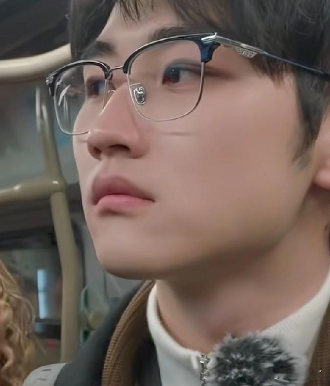 孙丞潇真的把金莎宠成了小女孩！

在《妻子的浪漫旅行》里，孙丞潇和金莎在莫斯科坐
