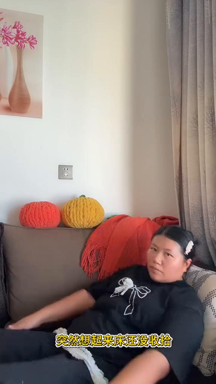 朋友们，我陷入了一个怪圈，就是今天7点半把孩子们送到学校，我就寻思昨天洗的衣服干