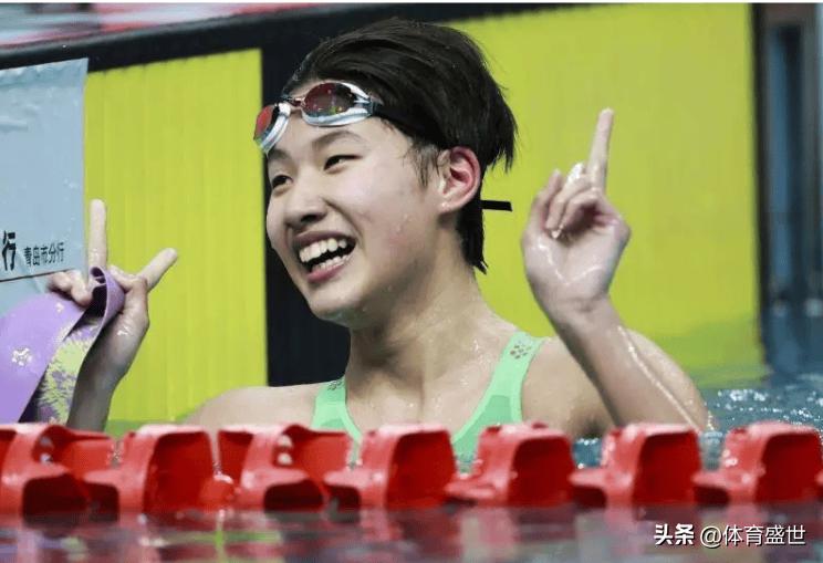 15岁的小将就是猛！在2025全国游泳锦标赛女子200米蛙泳决赛中，江苏新秀吕沁