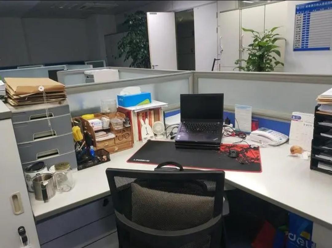 女同事29岁，半年前谈了个男朋友，都想着谈婚论嫁了，上周财务大姐忽然说了件事儿，