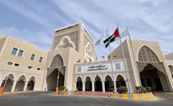 中东再添惊险瞬间，3月28号阿联酋突然传来紧急消息，哈利法经济区附近凭空燃起两起