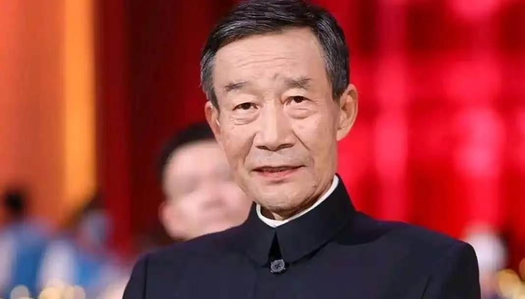 翻看老戏骨李雪健老师的资料，内心满是敬佩。我们这代人从小看着他的焦裕禄、宋江等无