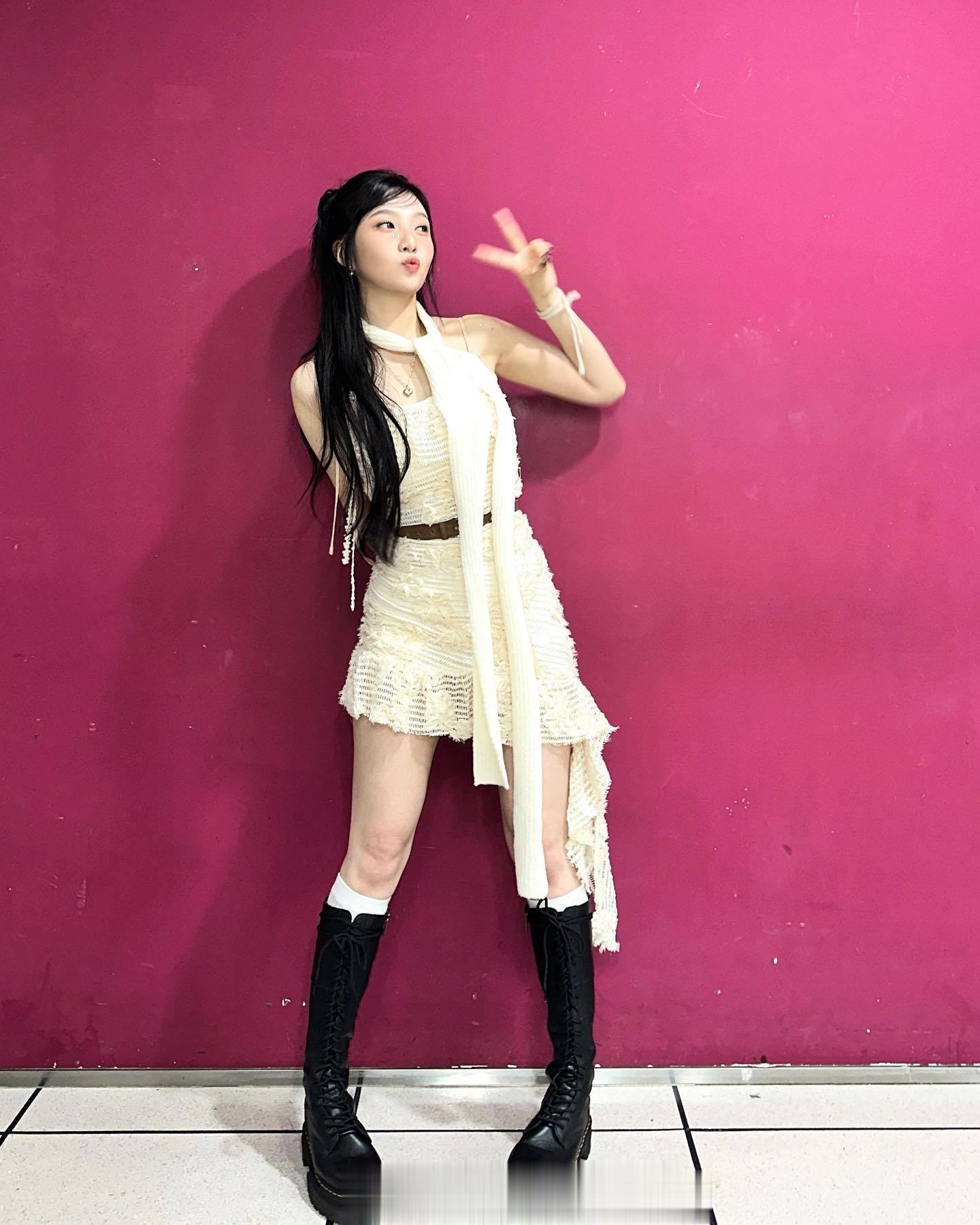 #明星私服搭配[超话]#  Red velvet 朴秀荣 更新ins 辣妹日记 
