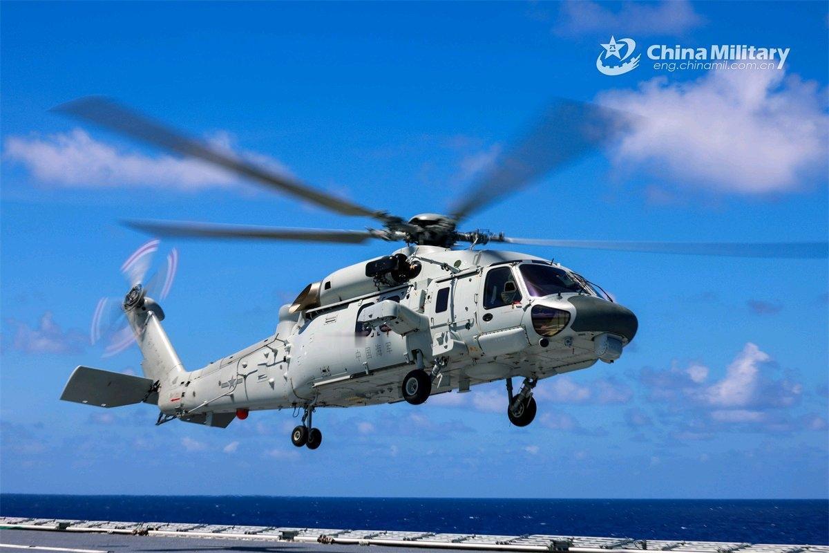直-20J舰载战术多用途直升机，是中国自主研发的海军舰载型号，2024年11月在