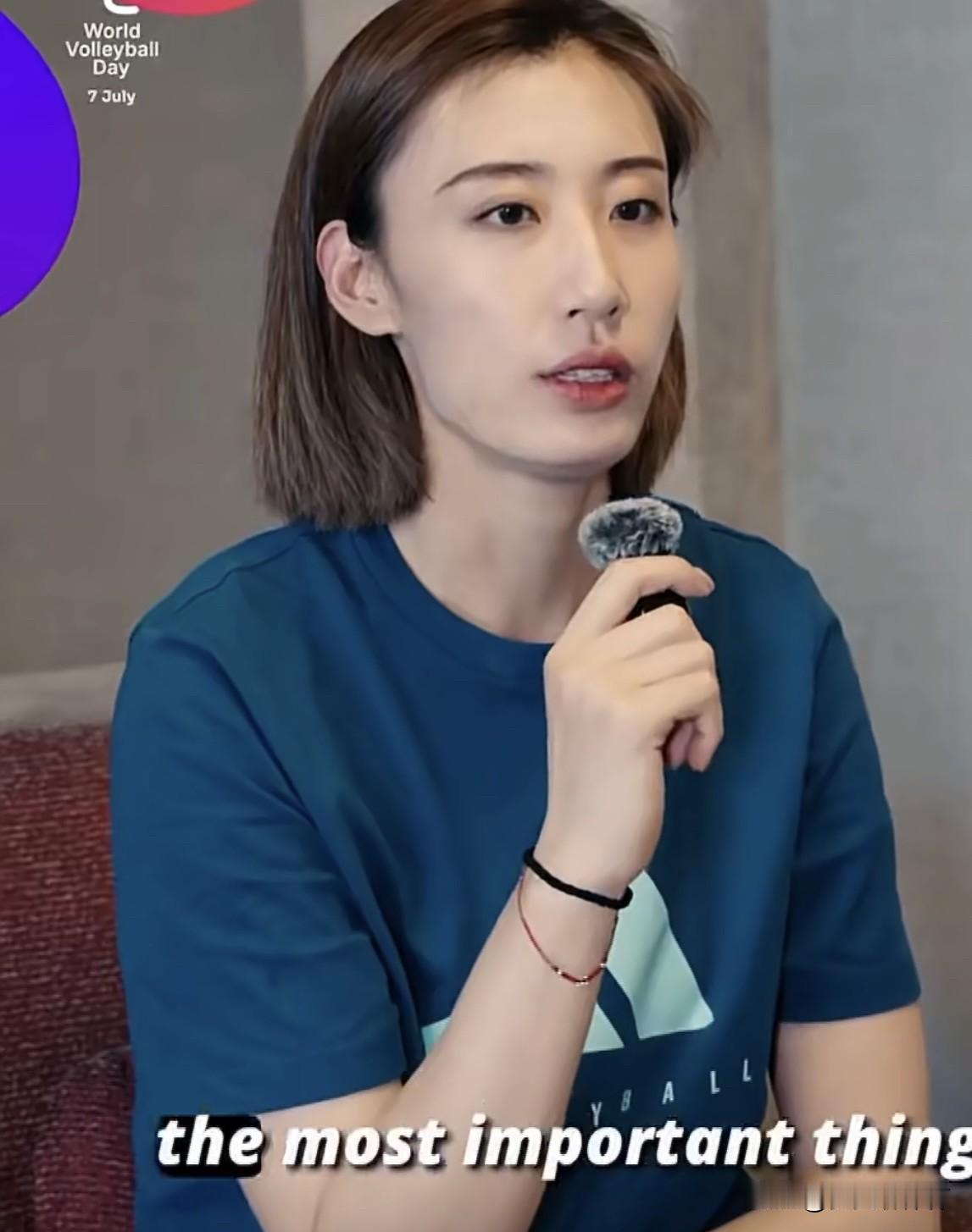 中国女排可真有排面！又一名队员登上国际排联官网，不是吴梦洁，也不是李盈莹，是中国