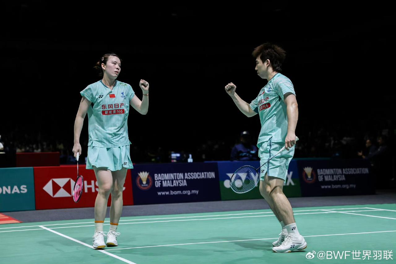 郭新娃/陈芳卉闯入混双八强 | 全英赛

3月5日，2026全英羽毛球公开赛混双