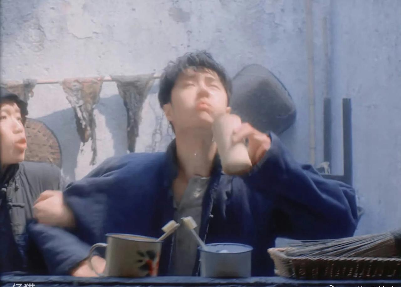 刷牙都那么可爱的若来啊！[比心][比心][比心]