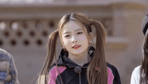 #杨九郎萧敬腾徐艺洋模仿女排领奖动作# 看《超燃美食记3》被杨九郎萧敬腾徐艺洋的