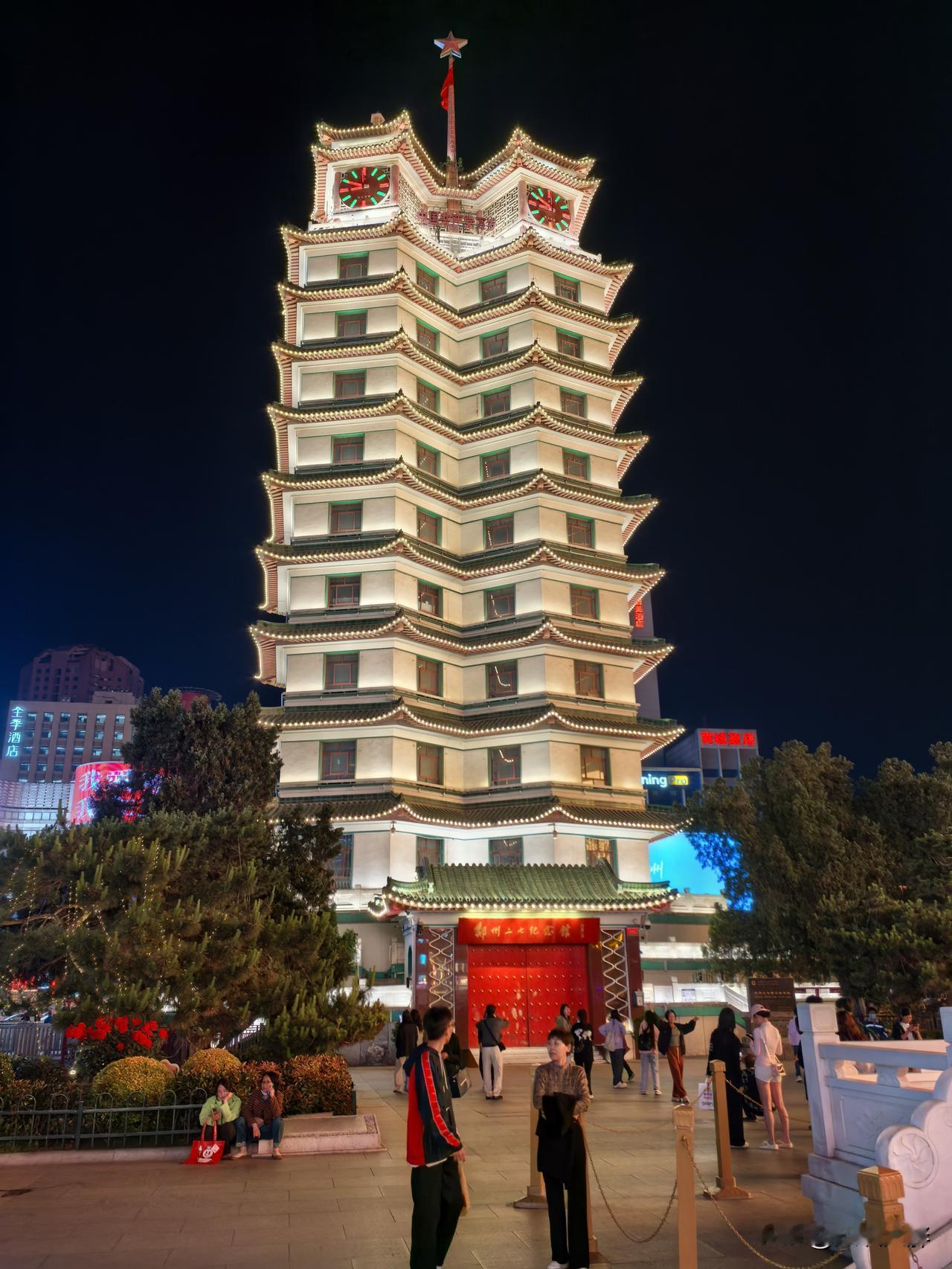 身处郑州二七广场，感受一城烟火与历史✨
身在郑州二七广场，才算真正触摸到这座城市