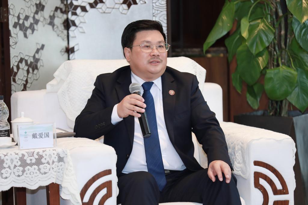 湖南中医药大学原党委书记戴爱国被查：前两任判决均涉工程款，第三份通报为何也落在同