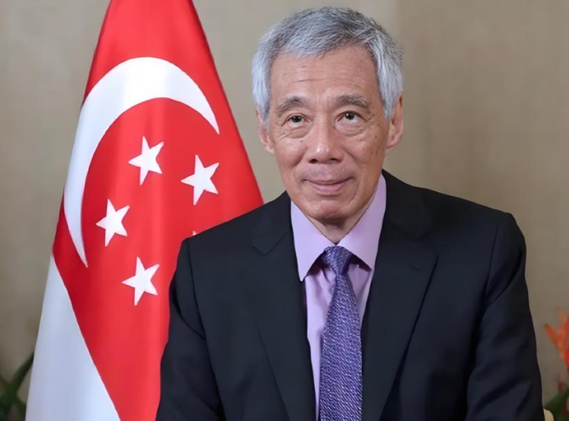 李显龙直接挥刀斩断了同宗同祖的血脉羁绊。他当着全场的面把中国人的感情牌扔在地上：