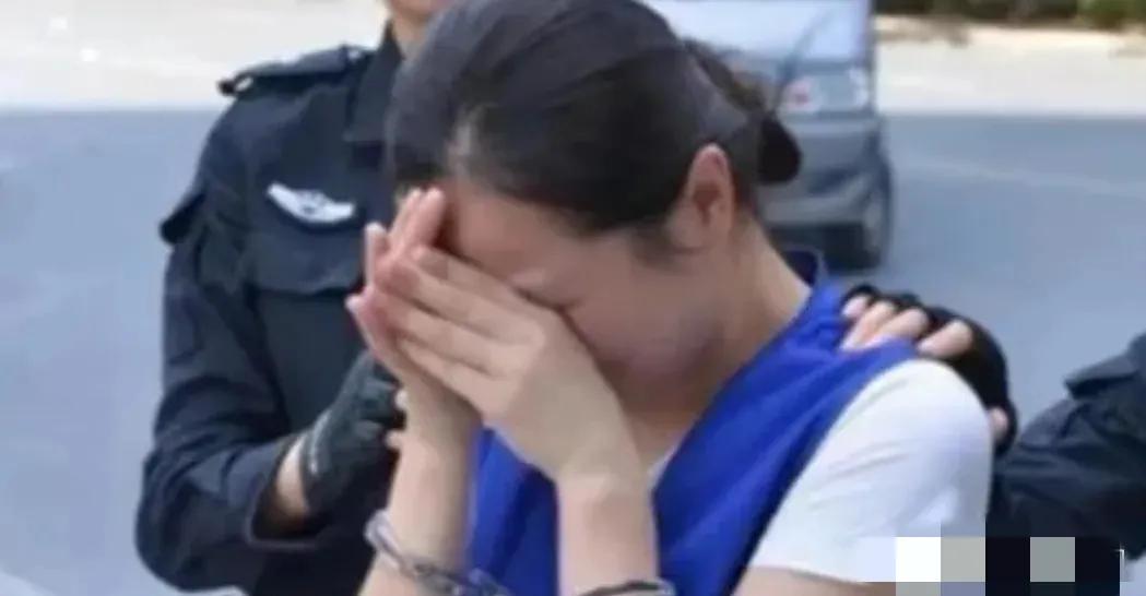 2008年，安徽某大学一个宿舍女学生，集体精神异常，老师追问后，竟然发现了一个惊