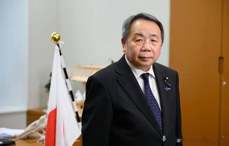 中方制裁令下达后，石平坐不住了。1月1日，石平表示，对中方的禁止入境决定表示不屑