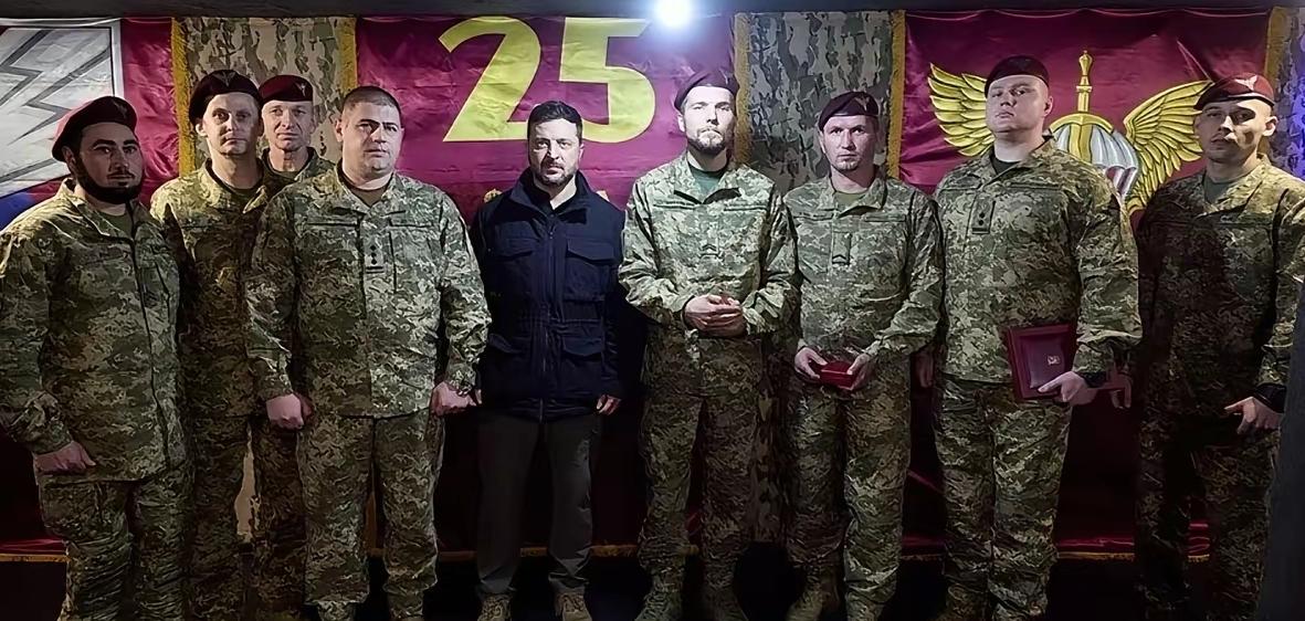 欧盟仍在诓骗泽连斯基，日前公布了所谓的调研结果，宣称乌克兰正处于三年来的最佳状态