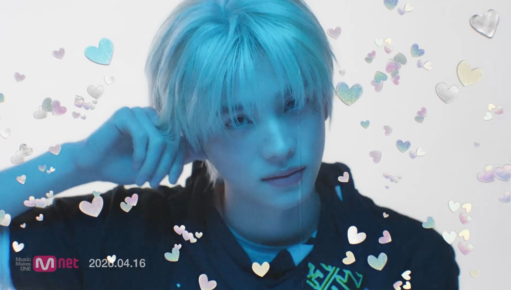 新歌预告里好像染了白发的申惟？！ 