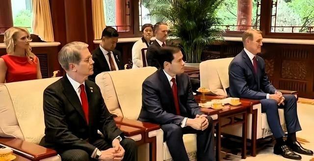 终于亲眼见识！美方代表团访华的状态，真的和传闻不一样 一直听网友说，美国代表团出