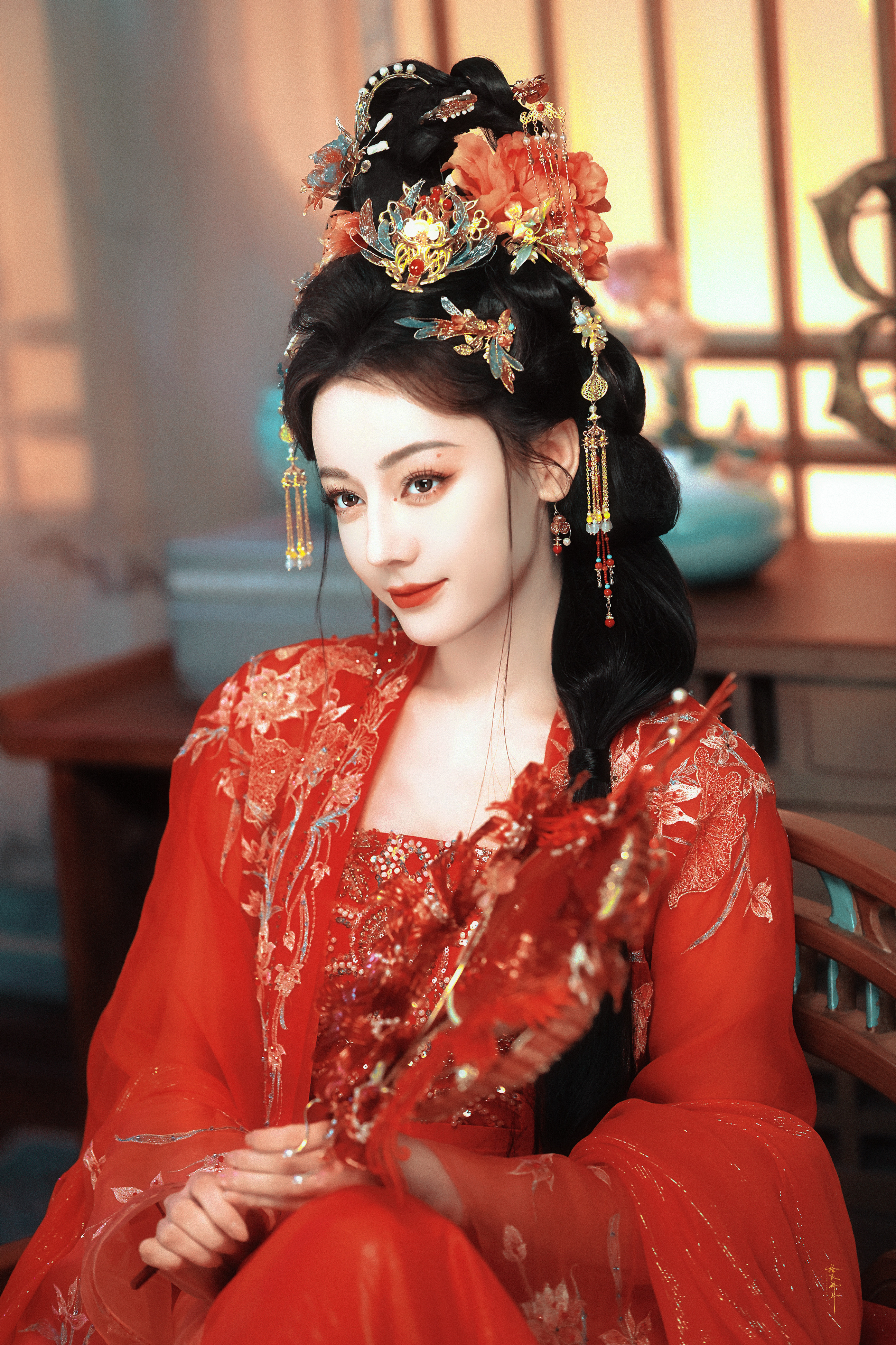 白日提灯迎来了真正的宣发期哦哦哦，那就都来看白日提灯吧，没看过的来看，看过的再看