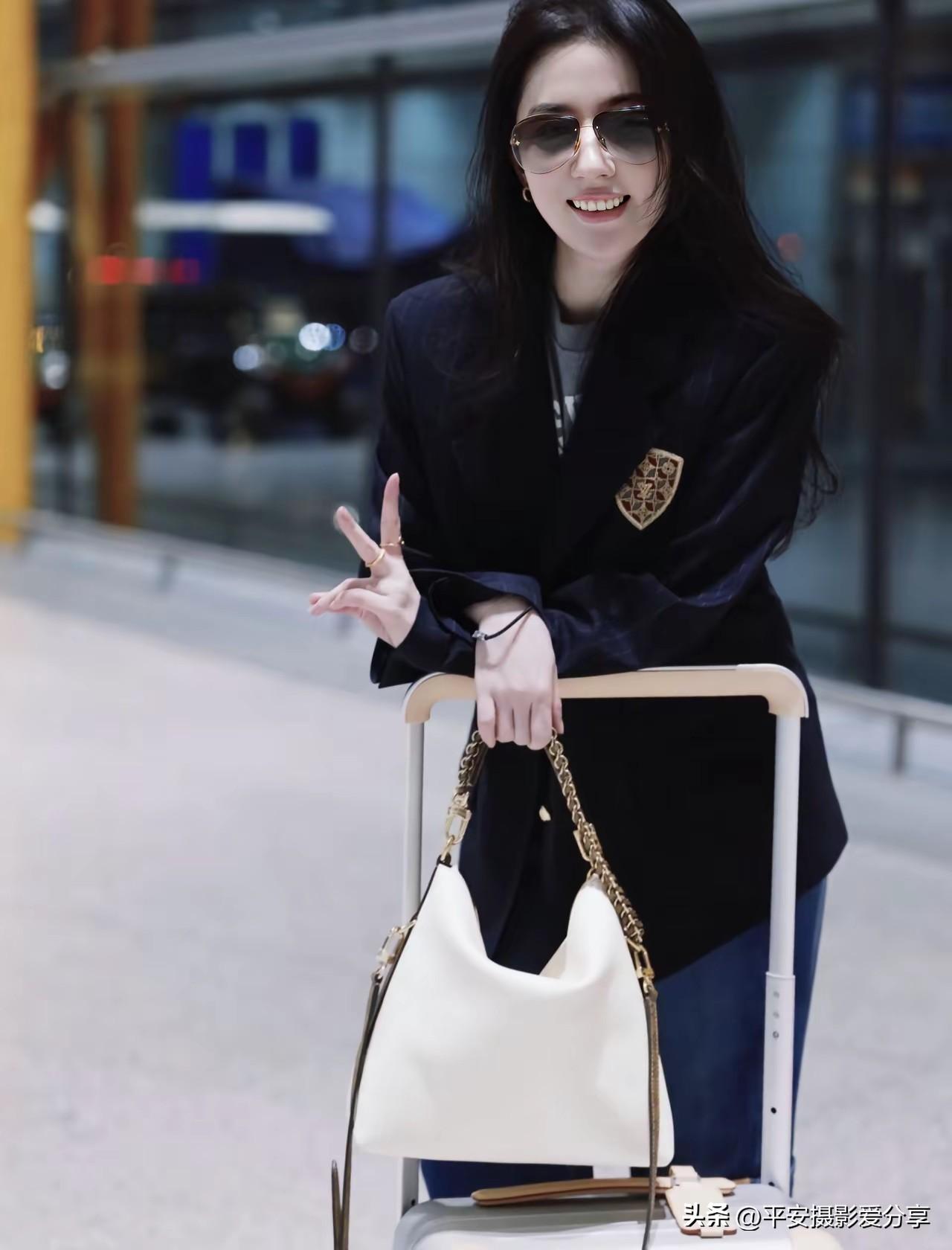 刘亦菲30岁的女人最悲哀的是什么 心眼小是天生的吗 大家每天早上醒来的第一件事是