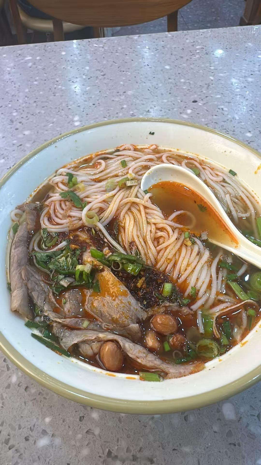 刚刚忙完，你们晚上都几点吃饭？ 
