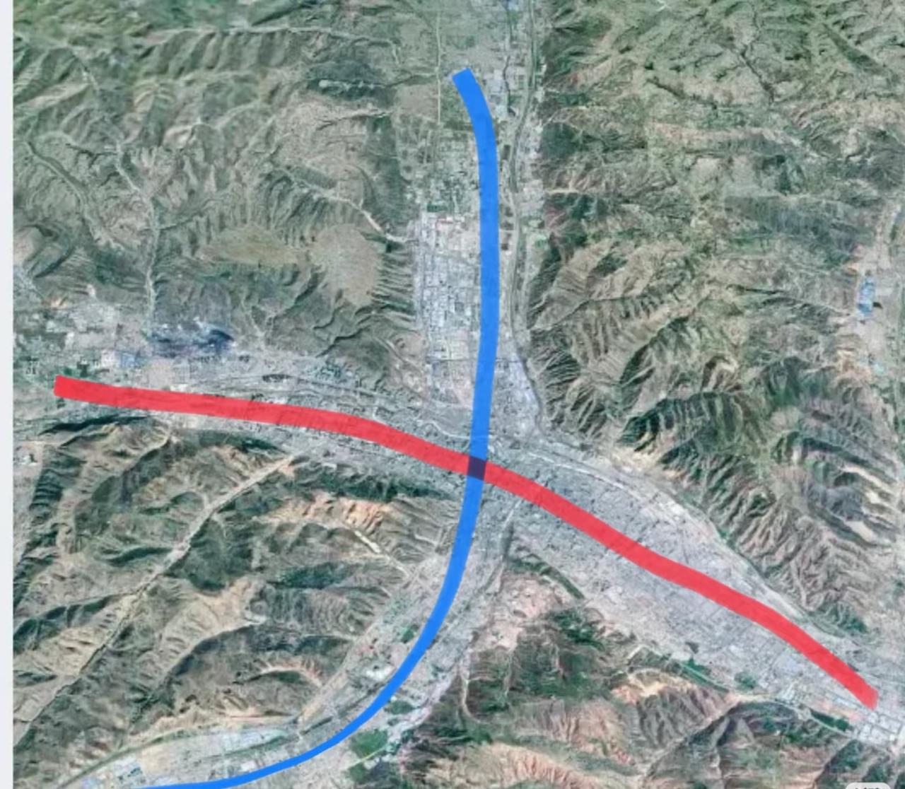 隔壁兰州中川就有一条现成的，西宁可以修一下市域铁路类似于海口那种，机场一站 西宁