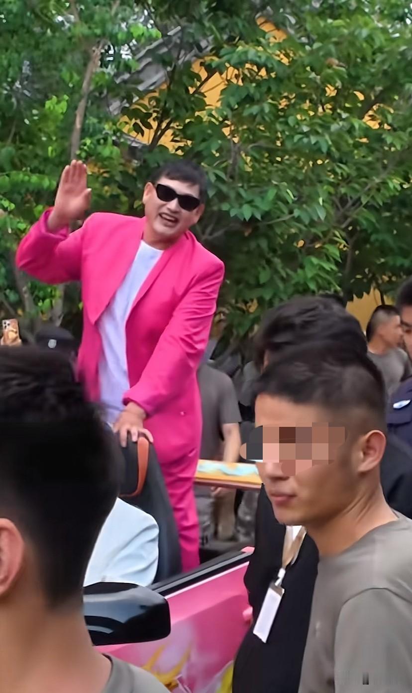 朱之文赚钱，我一点也不眼红，简直太拼了！人家的好日子都是靠自己挣来的。

商演活