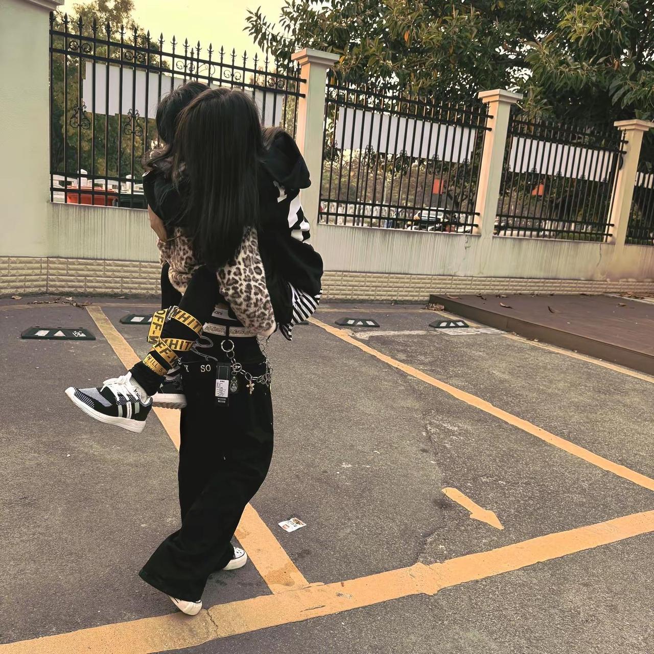 闺蜜，万事都会保护我吗闺蜜 国潮 fearofgod