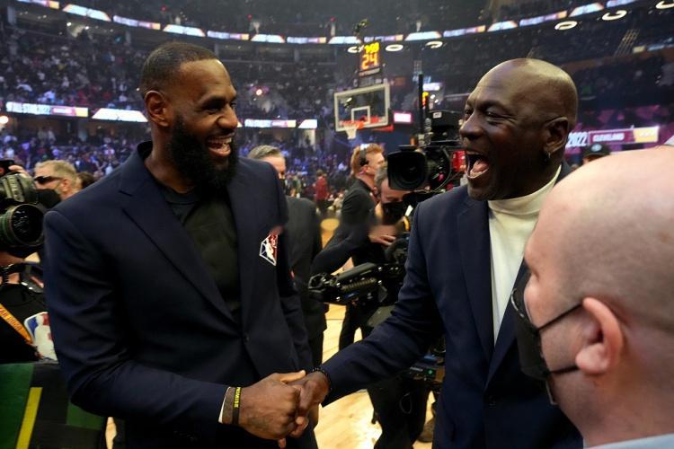 哈灵顿：我的GOAT是乔丹 历史前3是乔丹、詹姆斯、科比近日，前NBA球员艾尔-