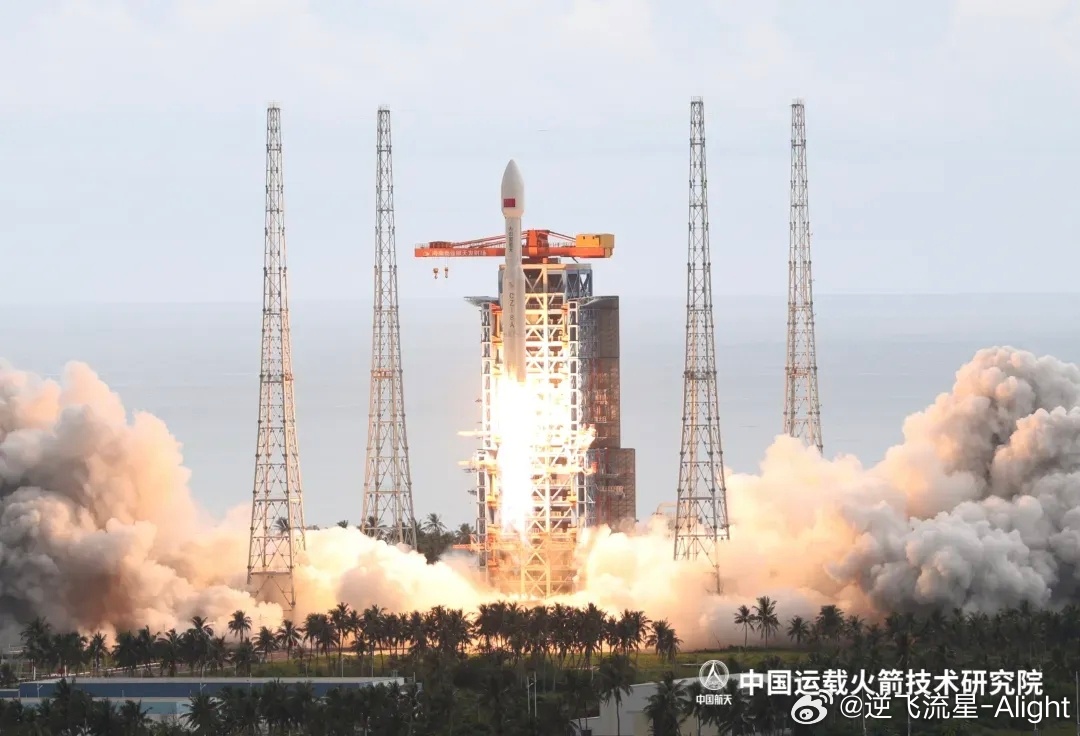 北京时间今天16时52分，长征八号甲遥十运载火箭在海南商业航天发射场点火升空，将