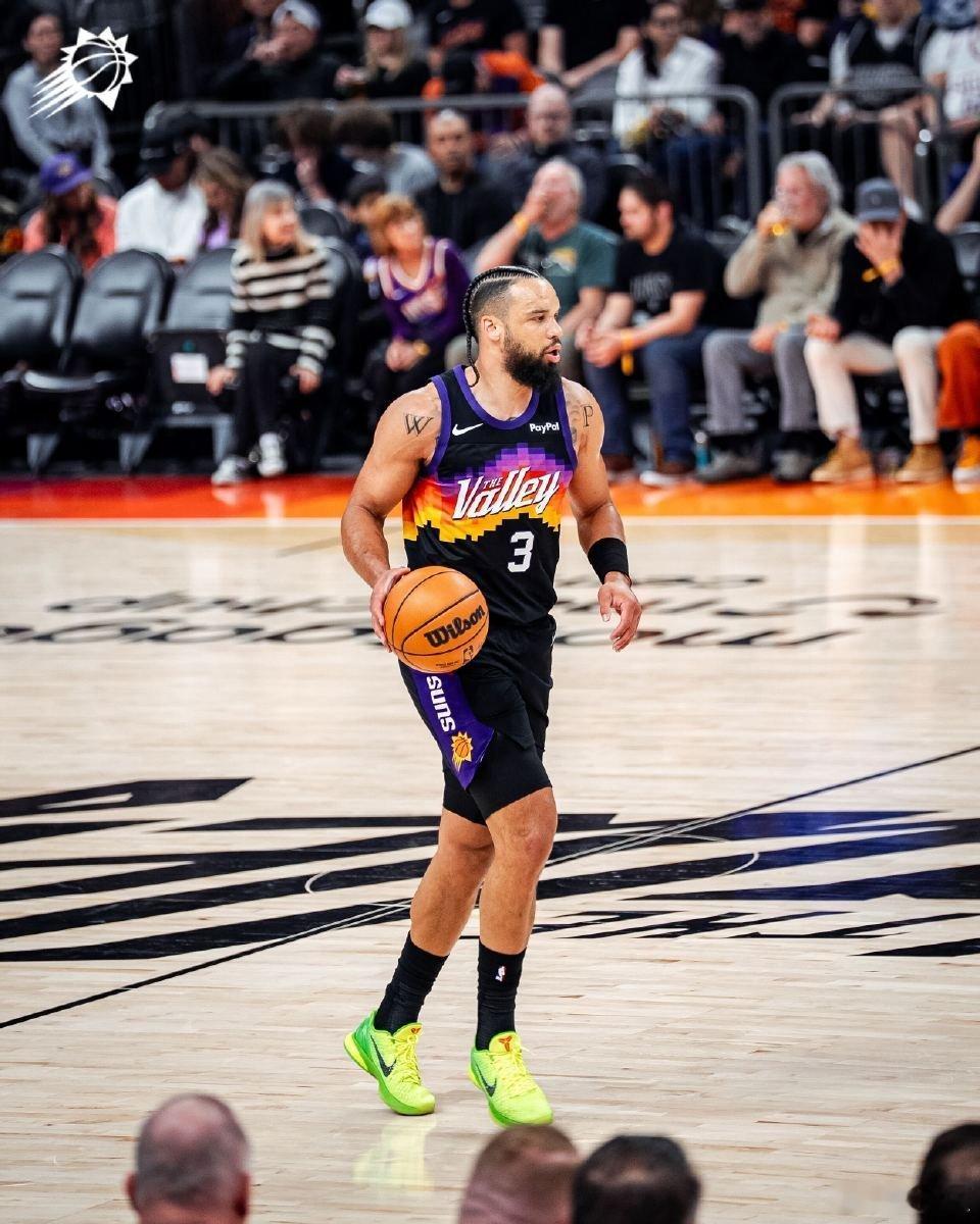 以后要把后裔禁了。每次太阳刚升起，就被他射了。狄龙左手骨折