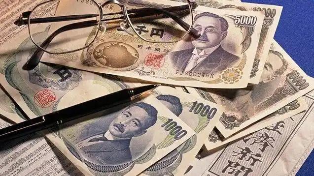 日本大概率撑不过十年，十年之内日本很可能将会从发达国家沦为发展中国家，这里面最主