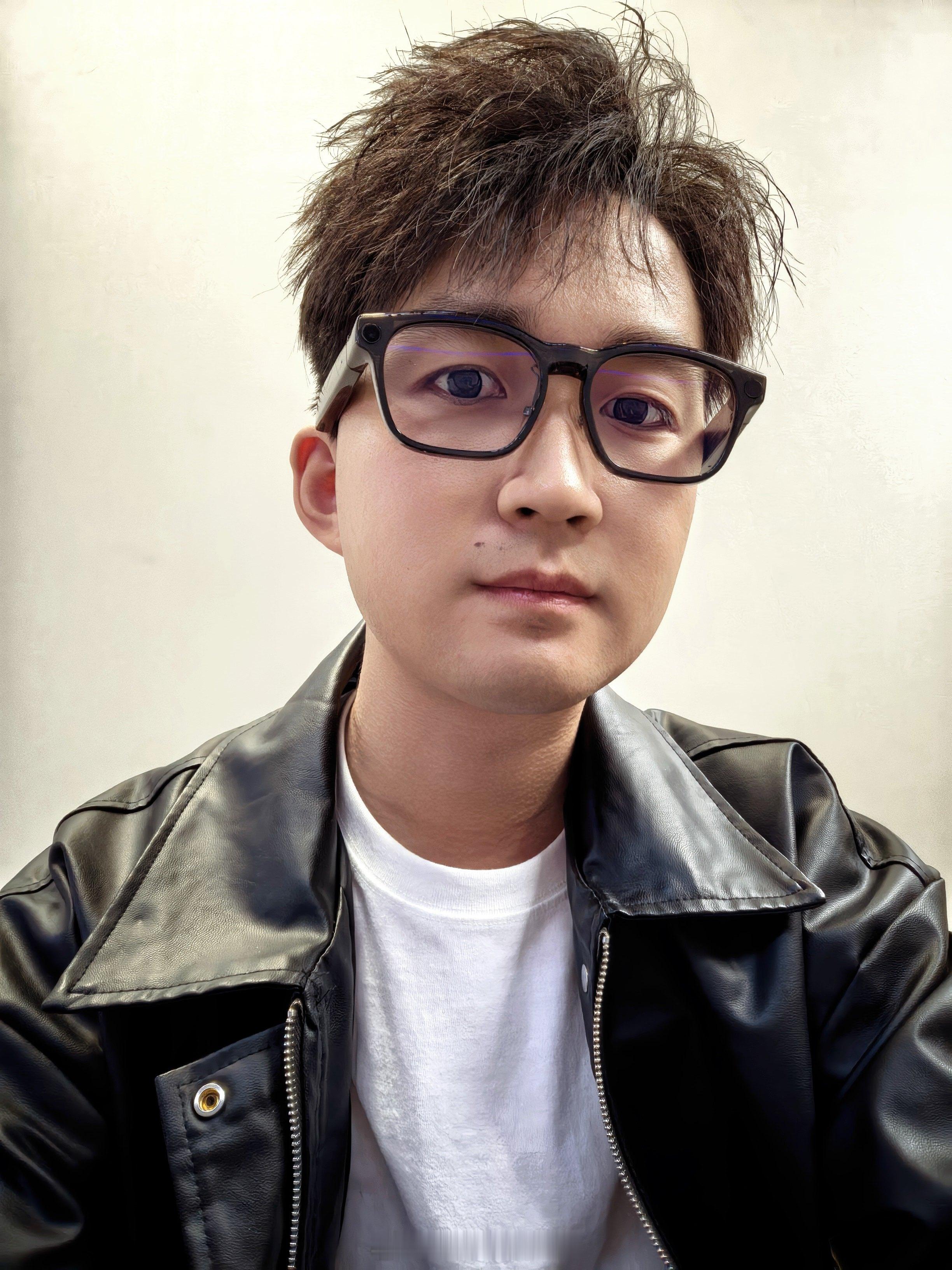 活干完了，我打算戴着理想眼镜Livis随便逛逛2026北京车展 北京·中国国际展