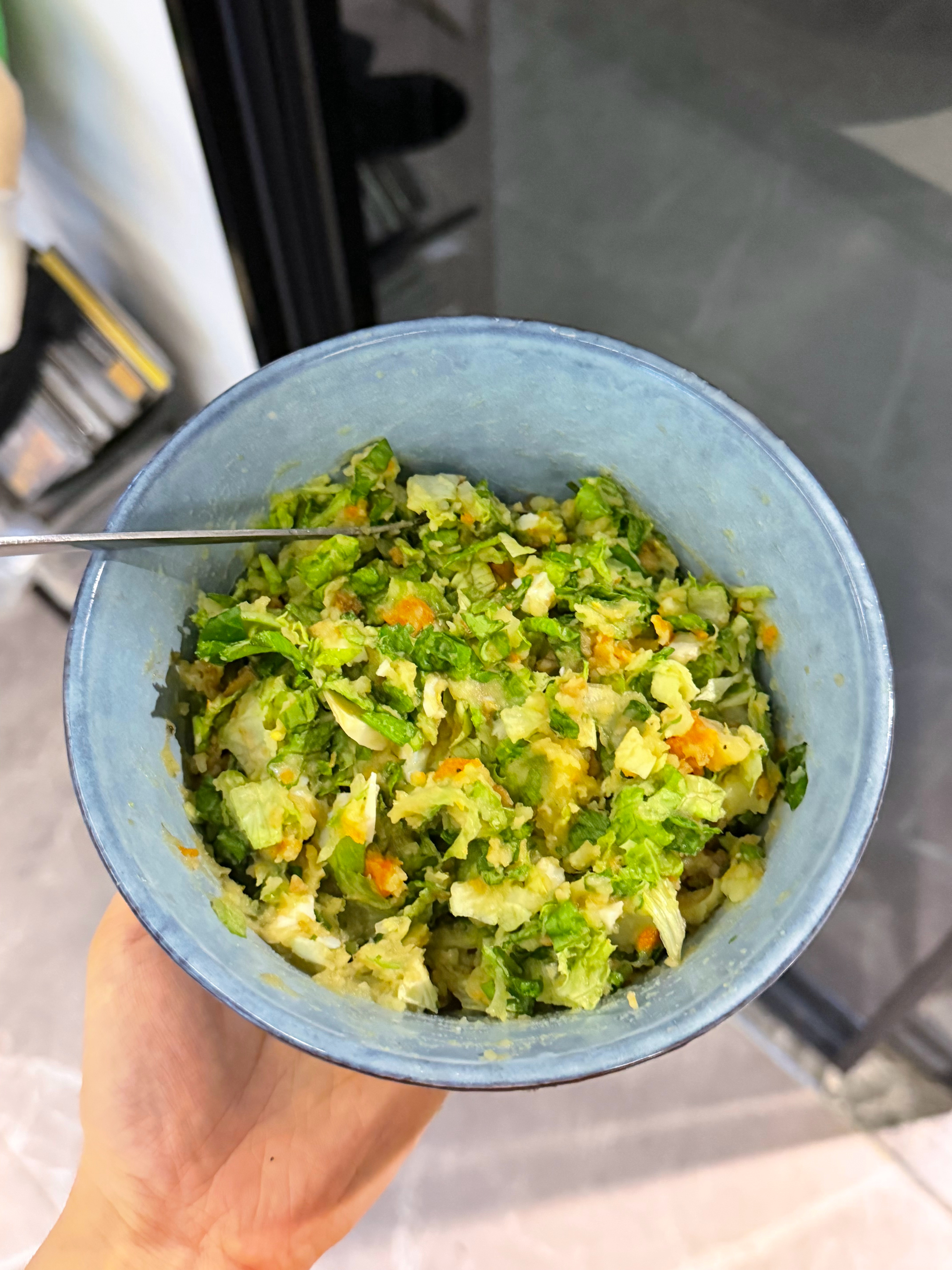 午饭中 土豆泥生菜拌鸡蛋嗯。 ​​​
