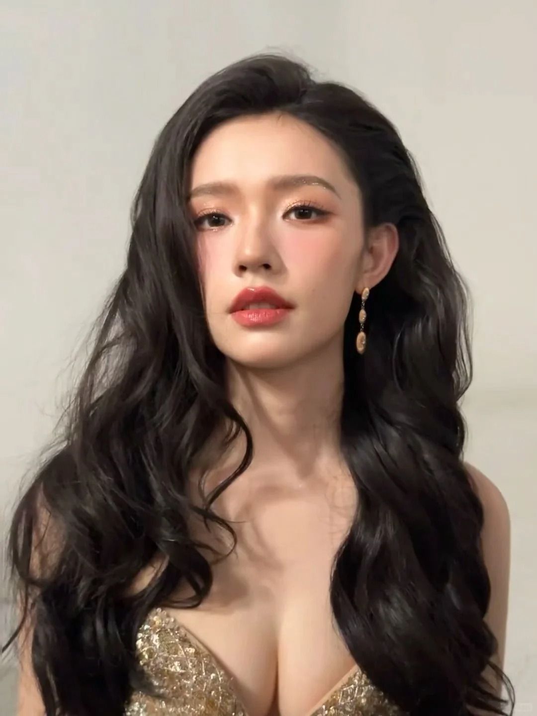 不愧是星爷严选的女人！！ ​​​