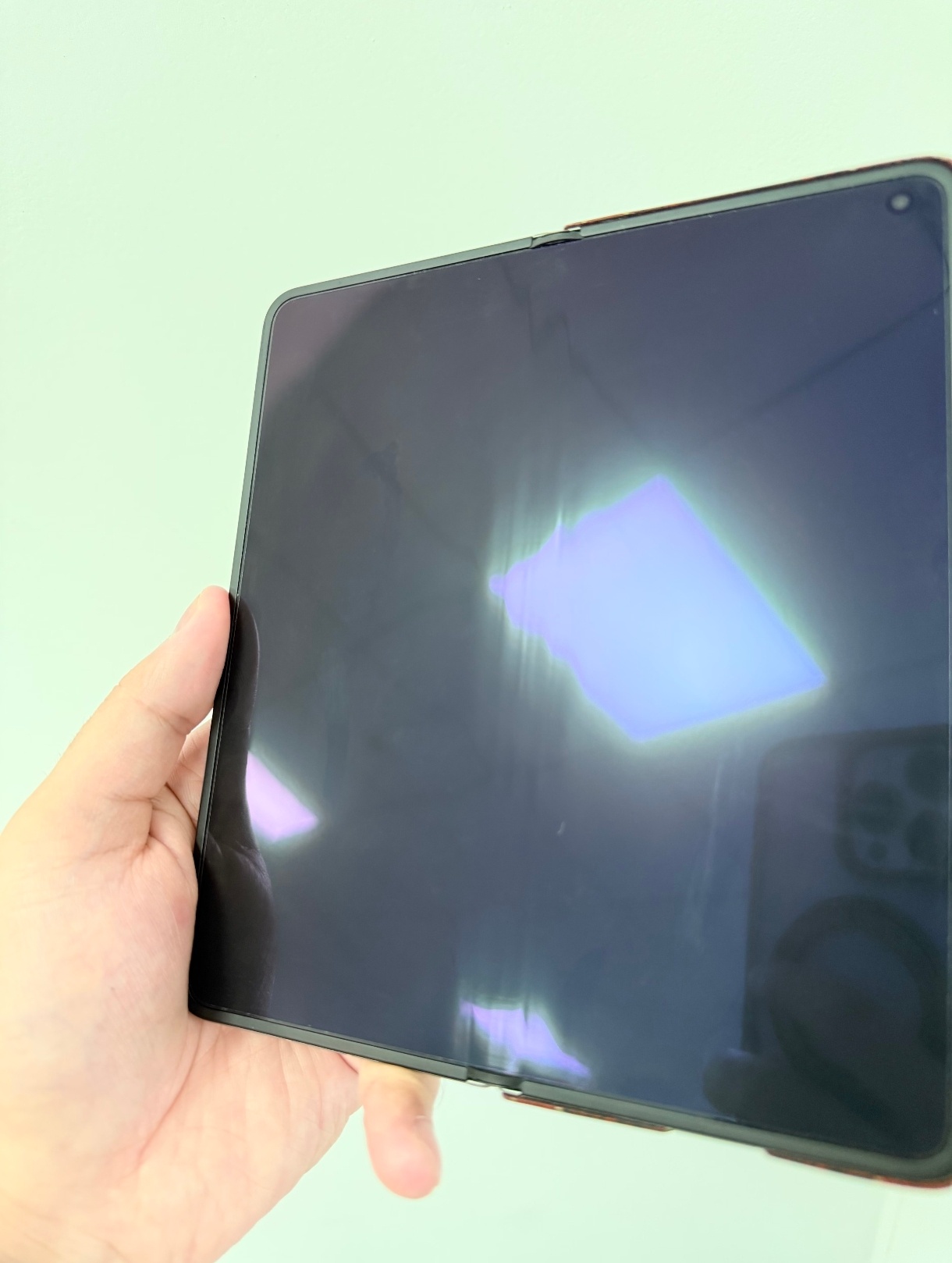 折叠屏折痕哪家控制得最好这真得投OPPO Find N6一票吧，这是我见过折痕最