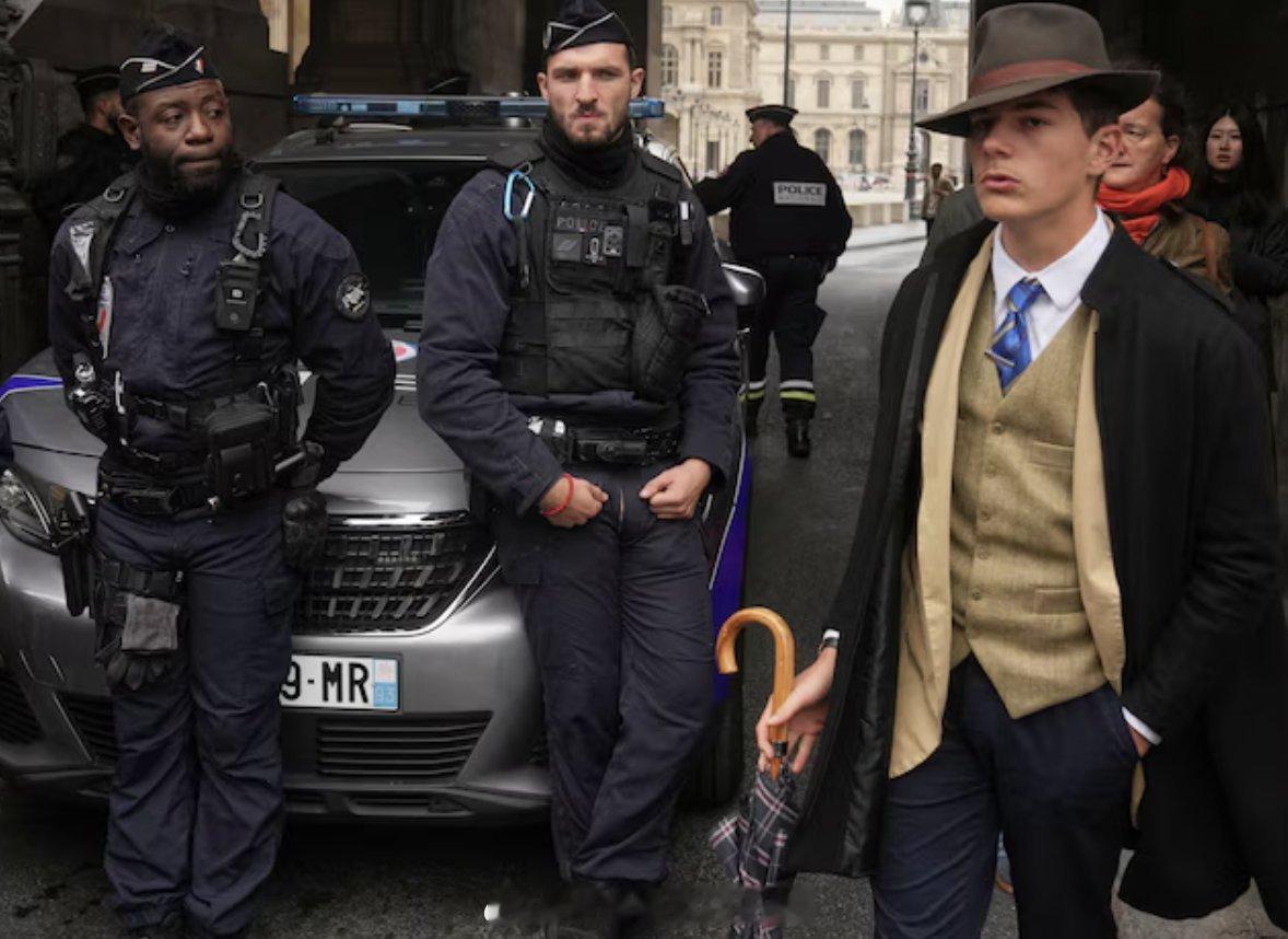 海外新鲜事 奇闻趣事 | “我喜欢优雅。”拍下那位被一些人误认为是调查卢浮宫 王