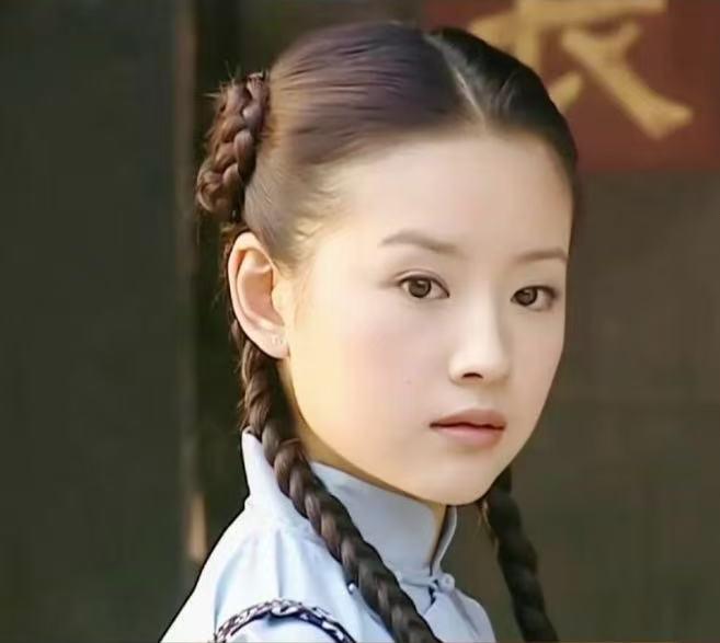 想了半天也想不出，
现在还有哪个女演员能演出这种感觉了，
真正的清水出芙蓉，天然