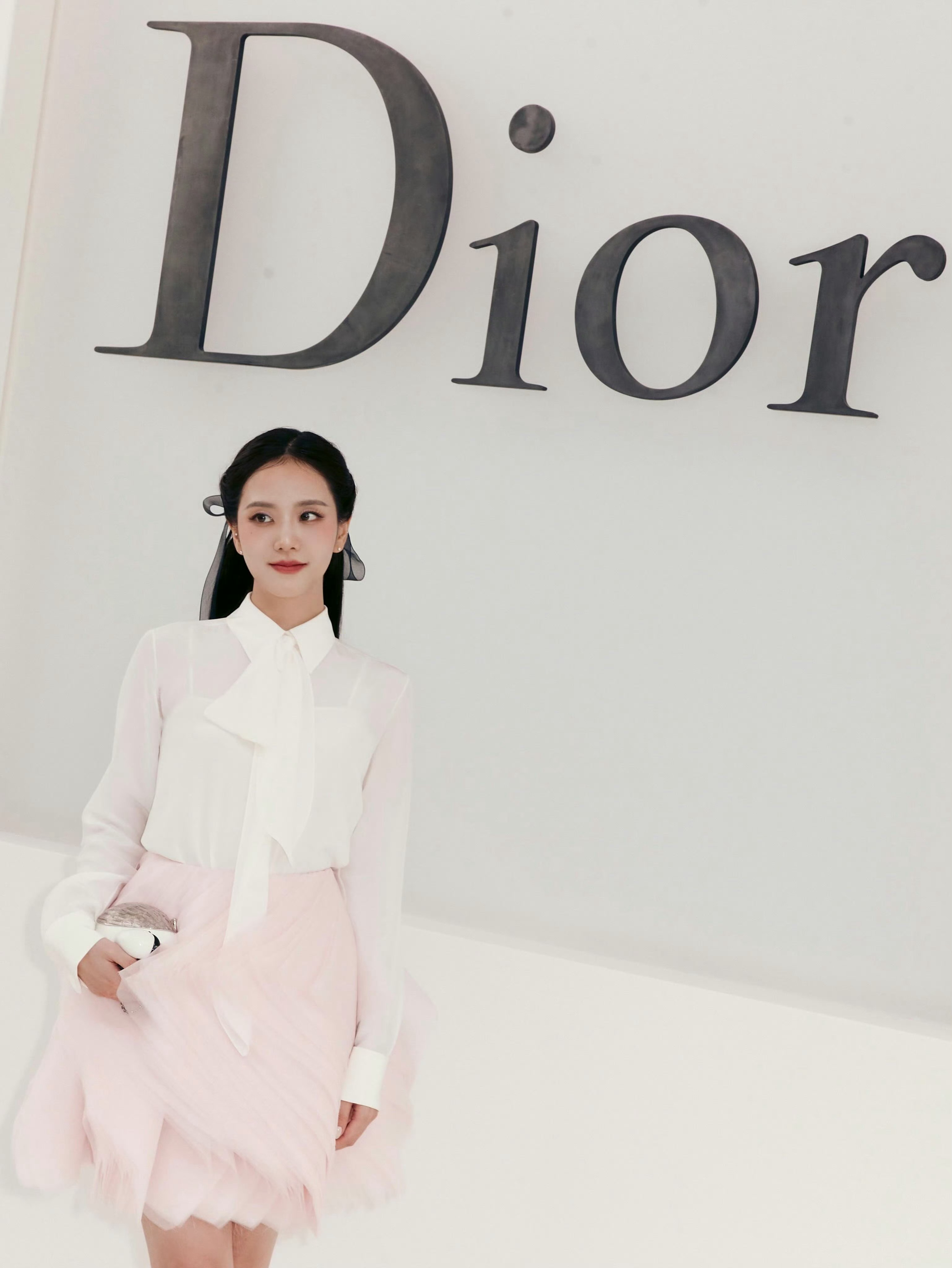 Dior首位认领金智秀每一次都是最高级别的待遇呀，金智秀 之下众生平等 ​​​