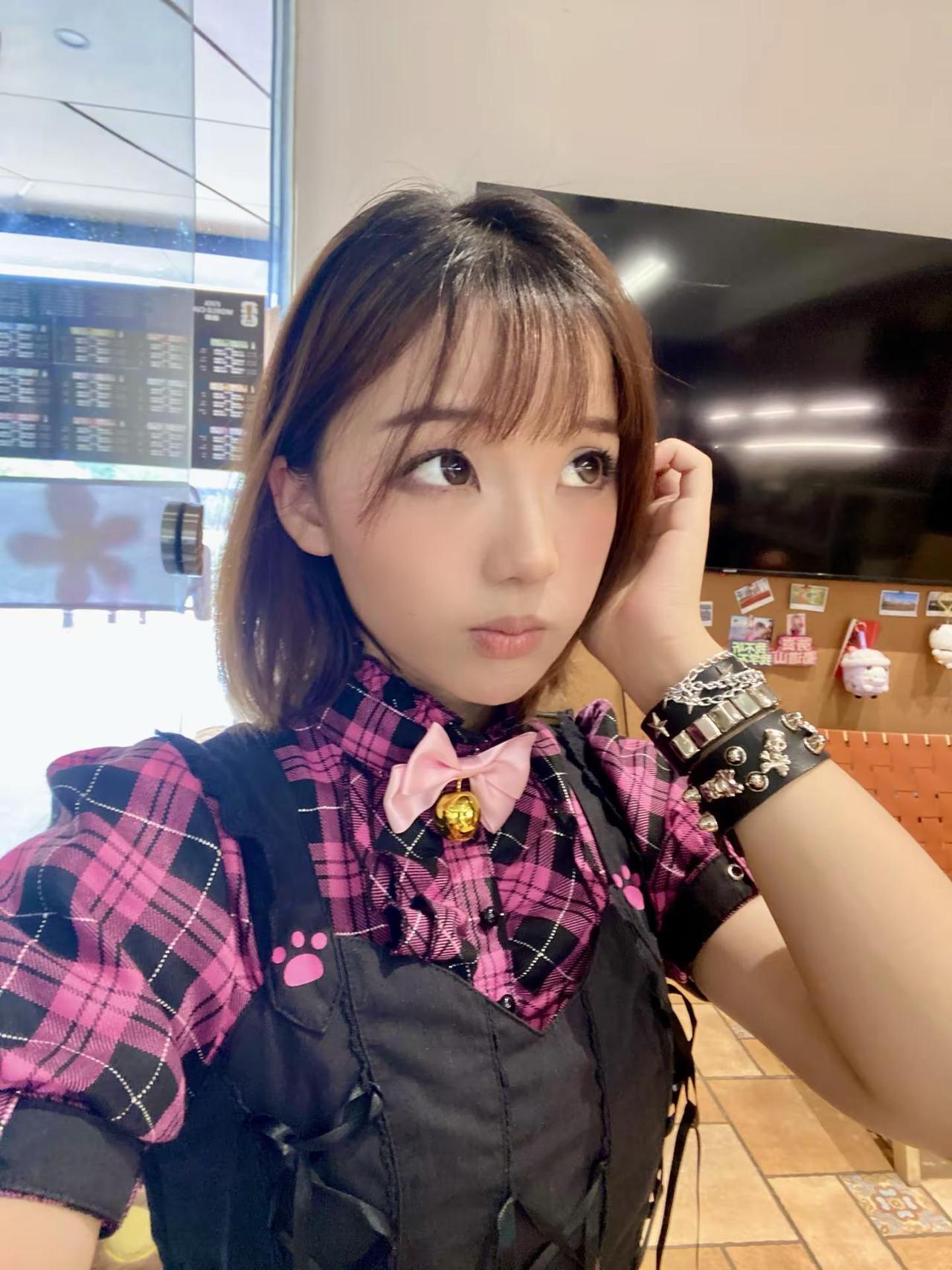 我发现我真的不是当坏女人这块料 我无论怎么刻意装坏都会透露出一股可爱呆萌无辜水灵
