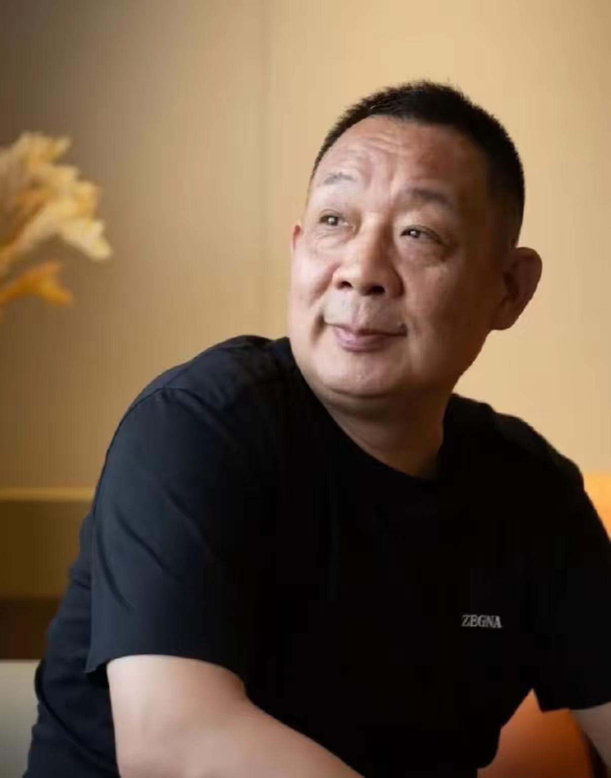 胖东来的铁饭碗，突然变成“四年制”了，说白了，老板发现，不应该再给那么稳定、那么