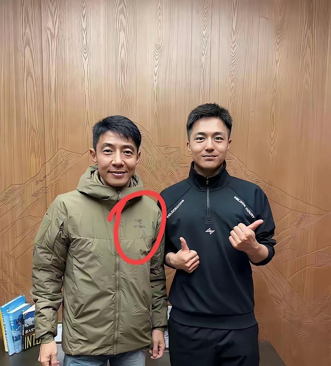 撒贝宁穿的衣服是什么牌子的？非常有气质