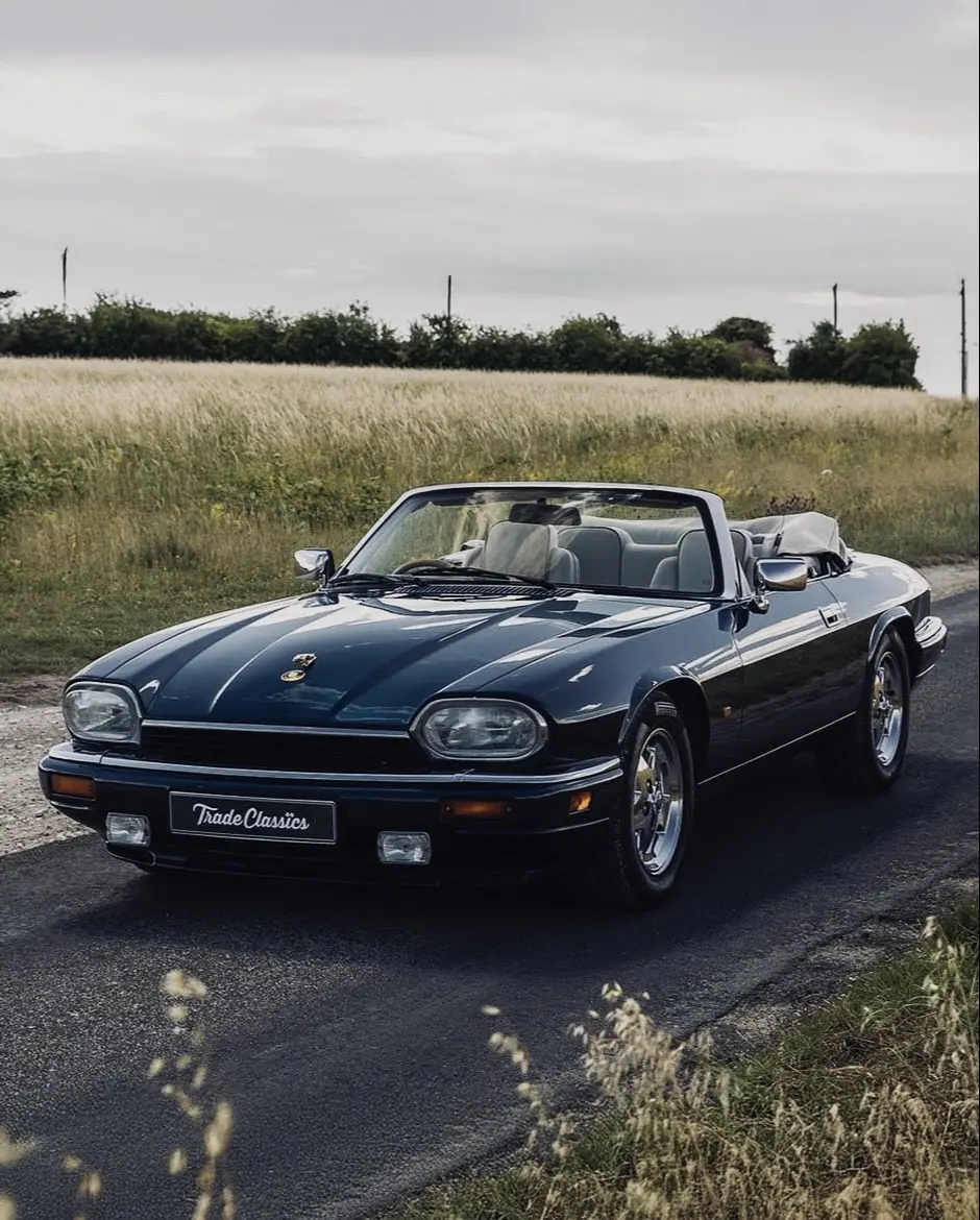 1988 Jaguar XJS V12。