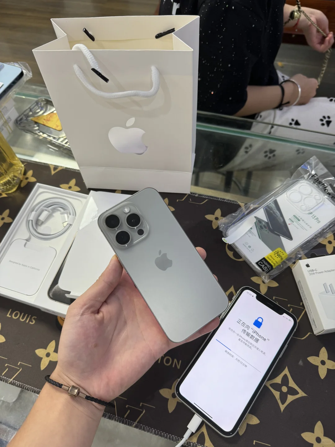 同城表妹到店📱苹果11置换苹果15Pro 原色
