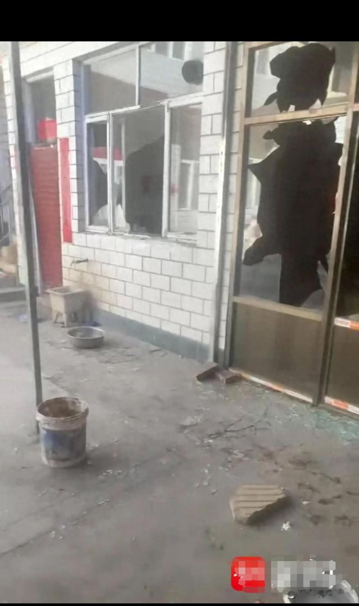 “狗咬人血案”为什么那么多人支持正当防卫？
根据村里边的人说，郭家人在村里边的行