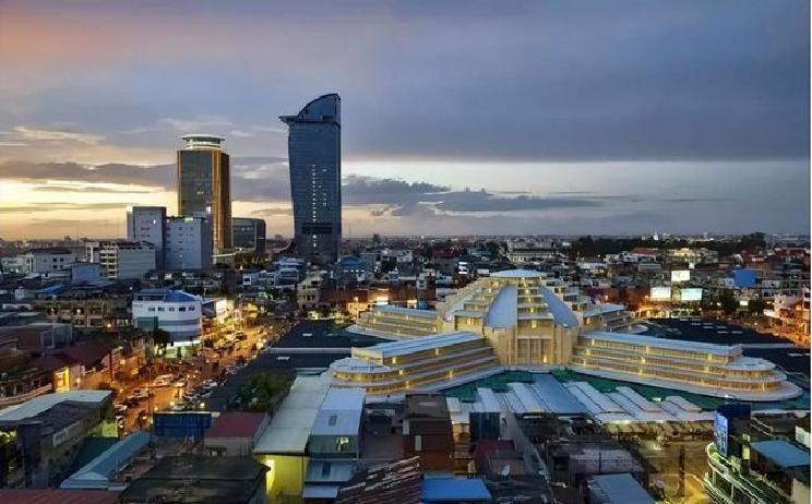 没要到中国贷款，柬埔寨8年来首次开门迎美舰，毗邻中国承建军港
别做梦了！柬埔寨“