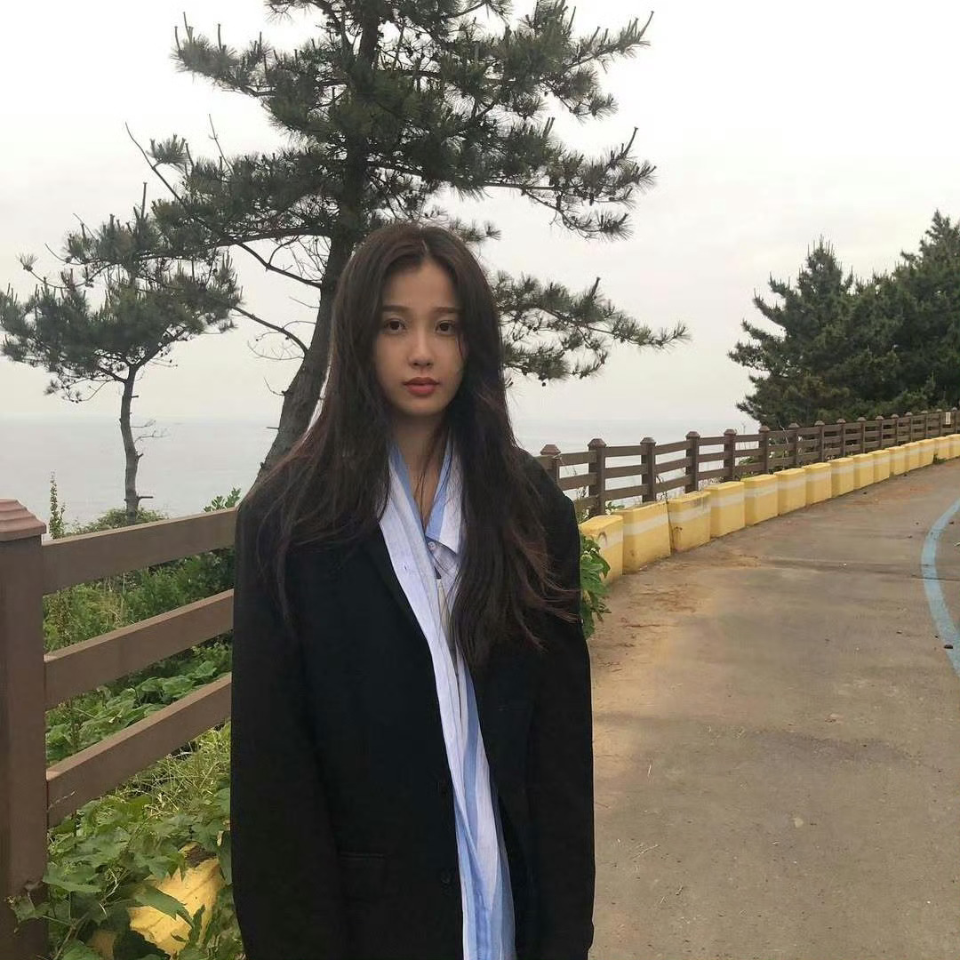 虞书欣 2019.5.30ins📍Jeju-do  专栏 · 鱼