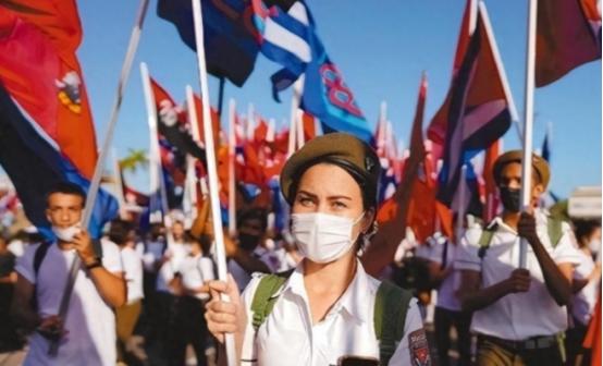 古巴改革推不动的核心原因，说穿了就俩字：特权

经济上可以搞点活，但政治权力攥得