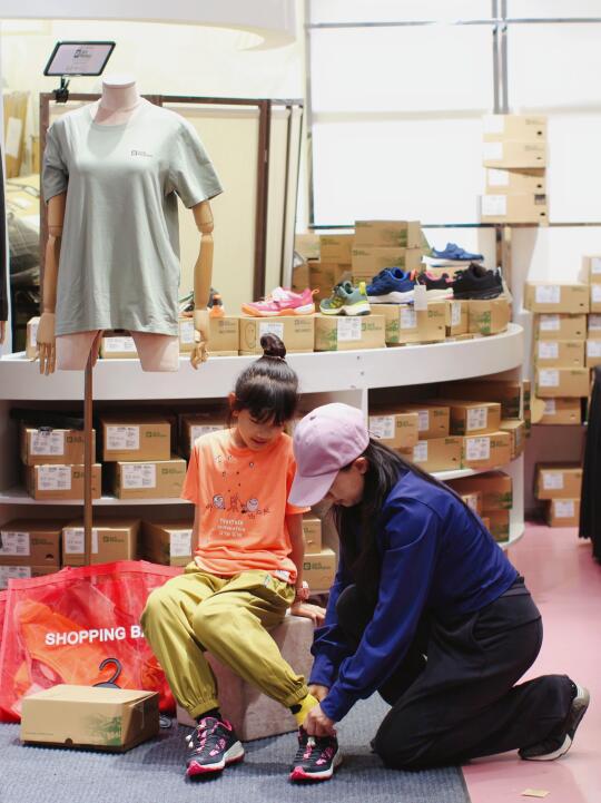 低到几十块的狼爪，没理由不给全家配上一套