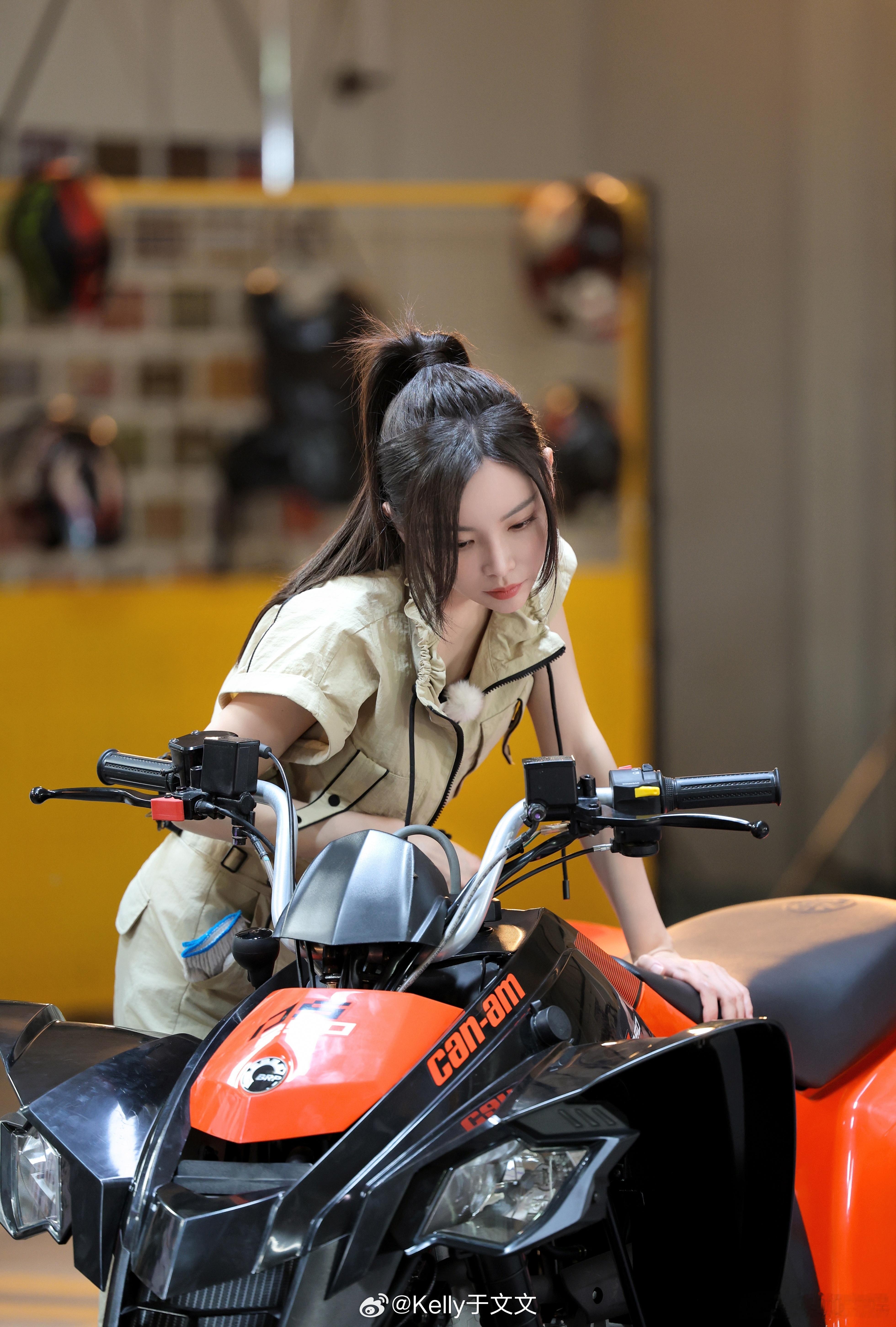 #于文文A甜高马尾##于文文高马尾机车风#于文文的高马尾机车风太惊艳了。A 甜并